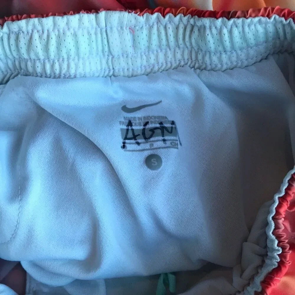 EUC Girls Nike shorts Size Youth Small